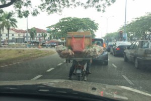 The motorcycles of Malaysia… The ‘food truck’ The motorcycles of Malaysia… The ‘food truck’