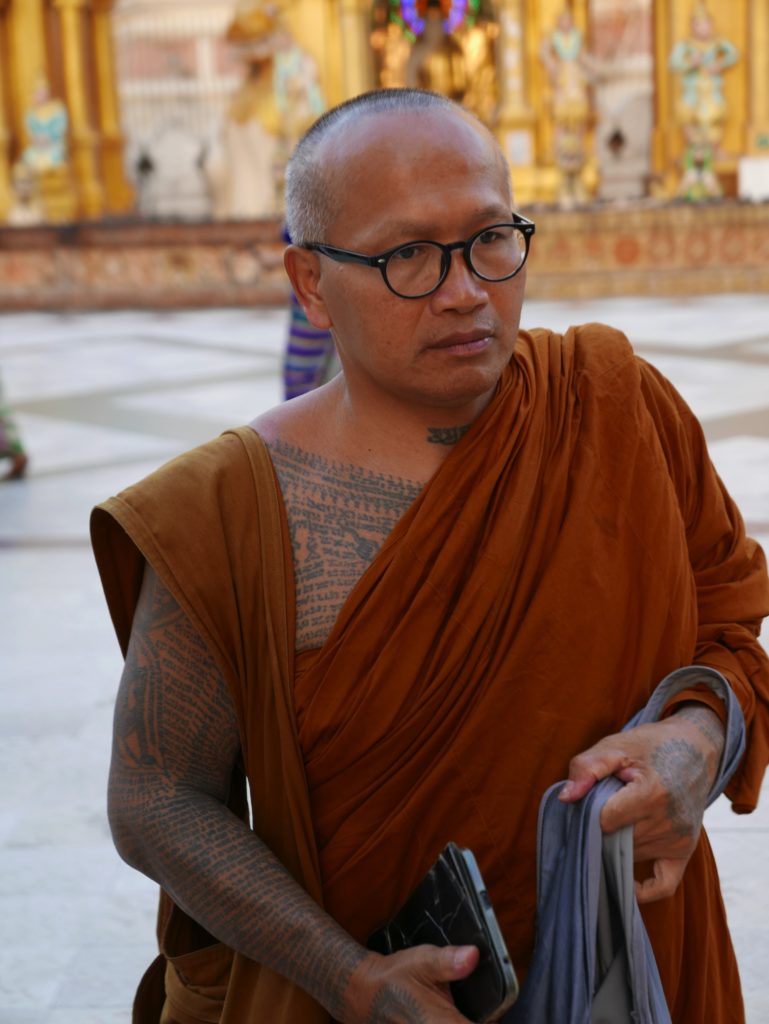 shwedagon pagoda 2017 monk 2