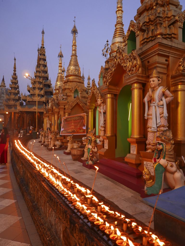 shwedagon pagoda 2017 night lights